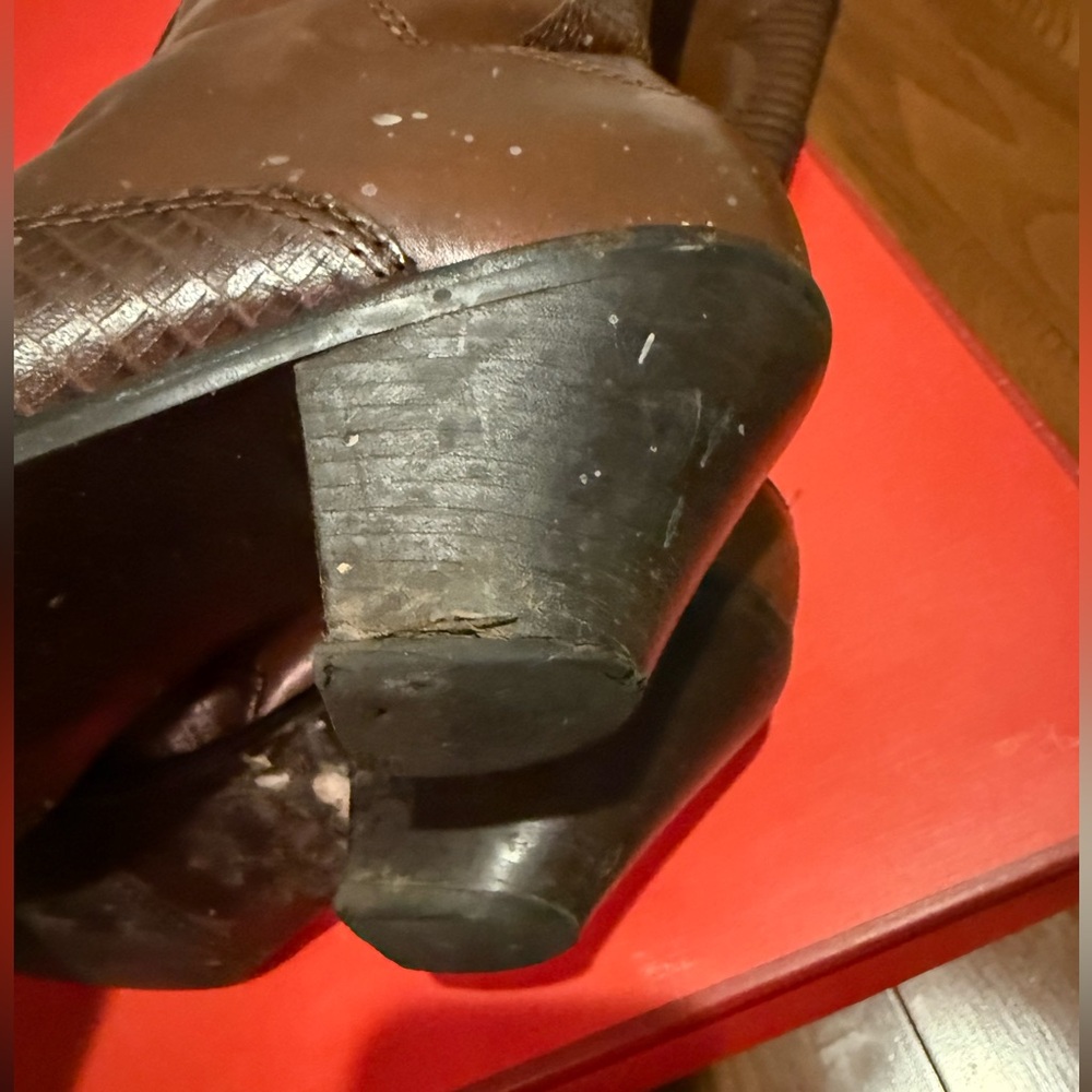 Luxurious Brown Leather Cowboy Boots - Picture 6 of 8